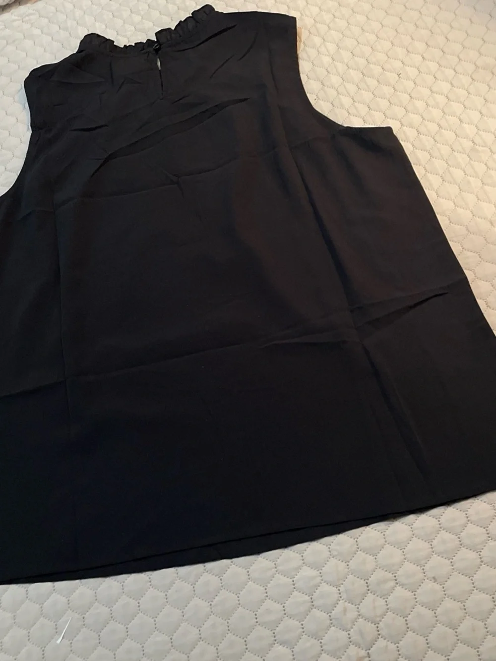 Simple Black Sleeveless Ruffle-Neck Shell - Picture 6 of 8